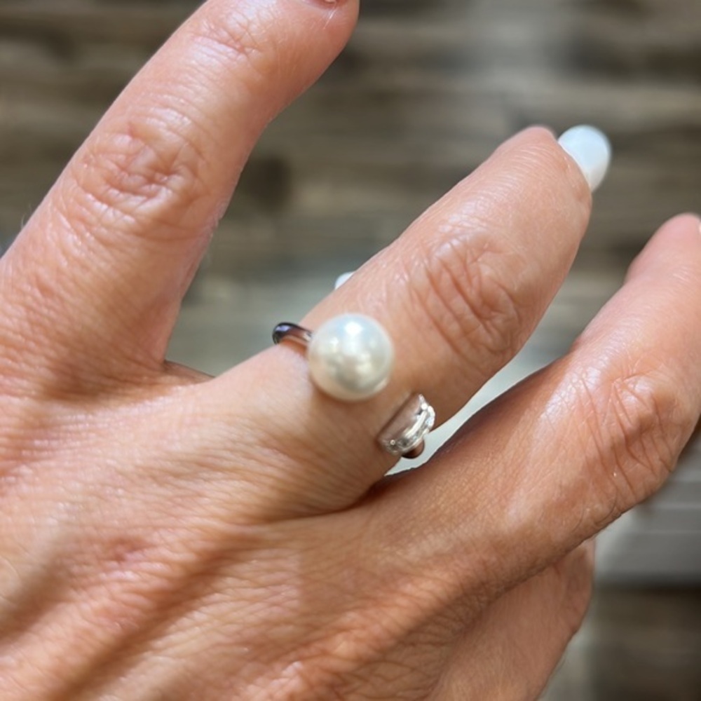 New solitaire Round white Pearl Engagement Ring